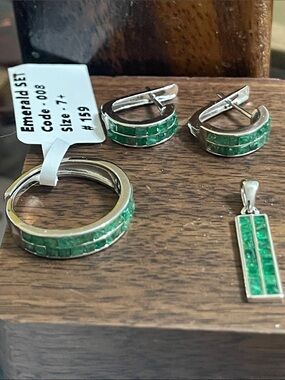 Natural Emerald Chanel Setting Gemstone Set Pendant, Ring Earring 925 Silver